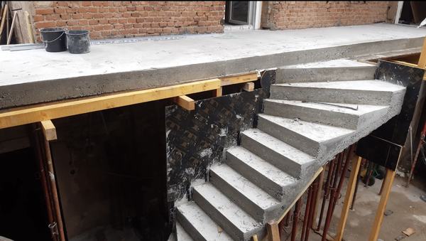 Escalier béton coulé en place
